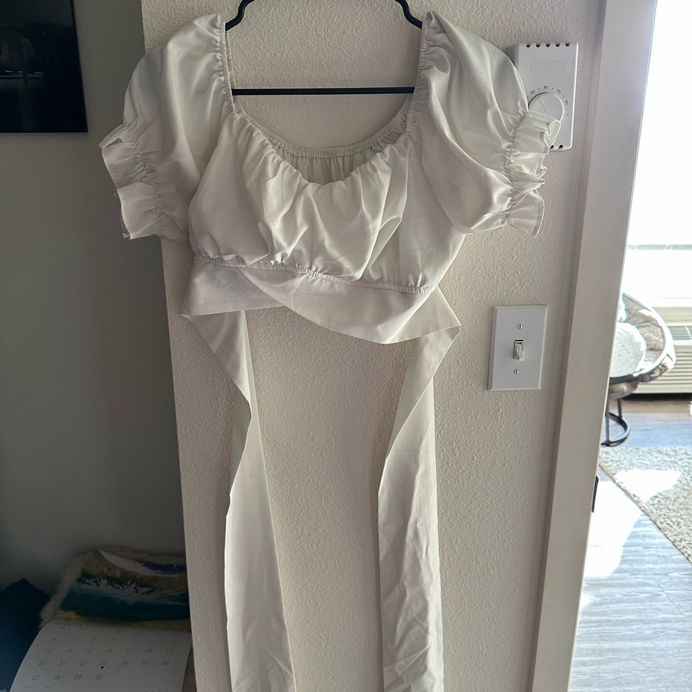 White crop top